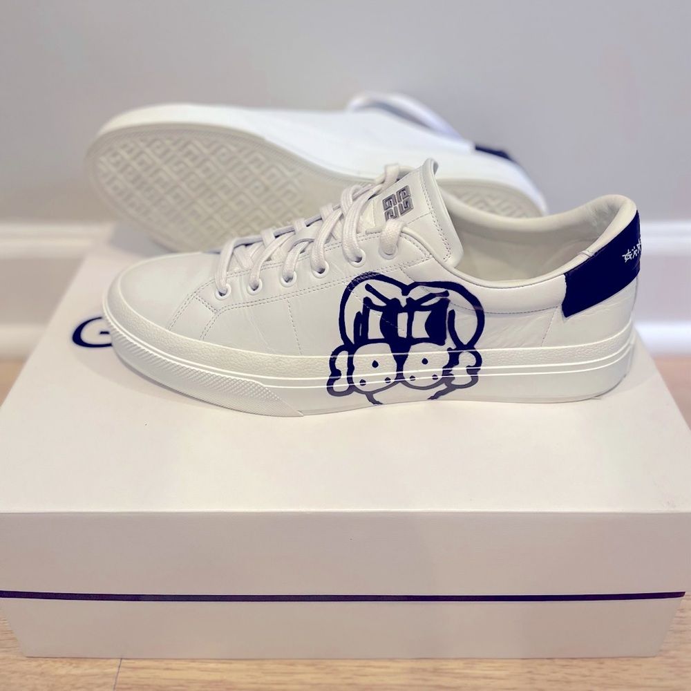 Givenchy designer sneaker, men’s 9US/42EU